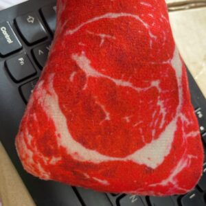 JUGUETE PARA MASCOTAS EN FORMA DE CARNE