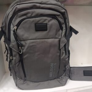 MOCHILA GRIS MAS CARTUCHERA NELSON