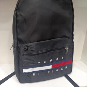 MOCHILA TOMY NEGRA Y AZUL