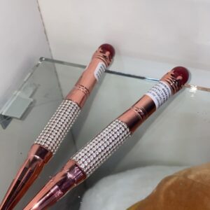 DELINEADOR CON ENVASE DE BRILLOS