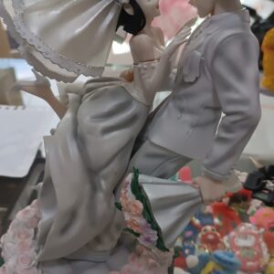 FIGURA DE DRAGON BALL CASANDOSE
